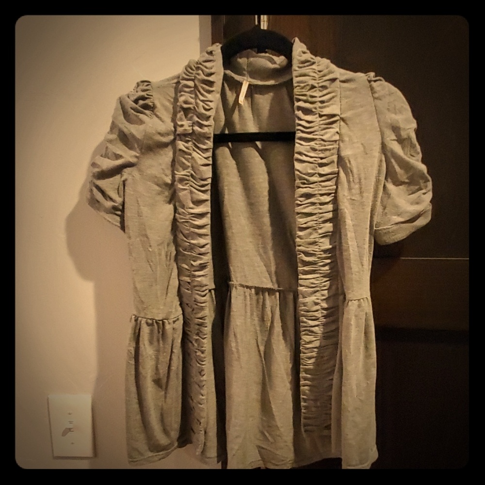 Grey shrug